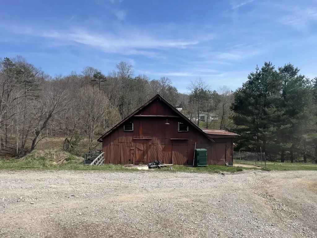 447 Arkle Road Gray KY 40734