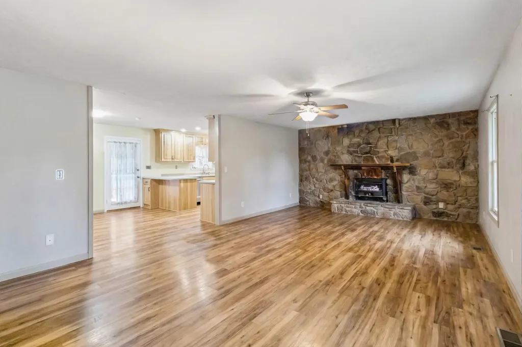 16710 Kentucky 1247 Waynesburg KY 40489