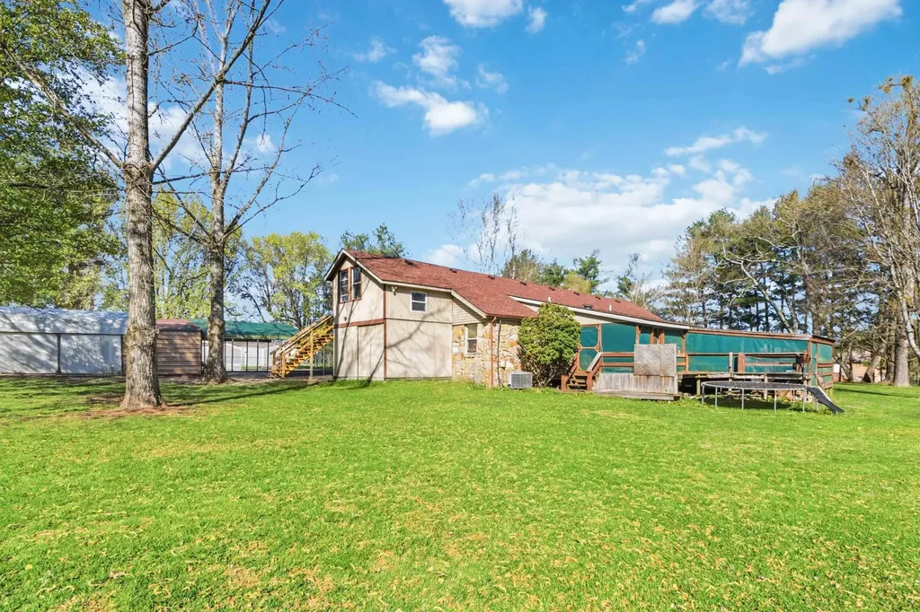 16710 Kentucky 1247 Waynesburg KY 40489