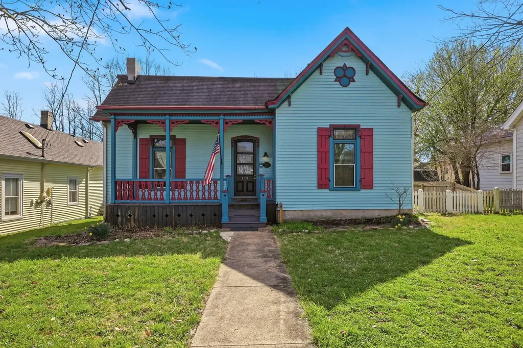 119 E Stephens Street Midway KY 40347