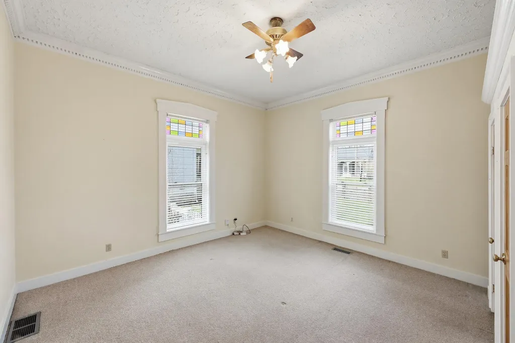 119 E Stephens Street Midway KY 40347
