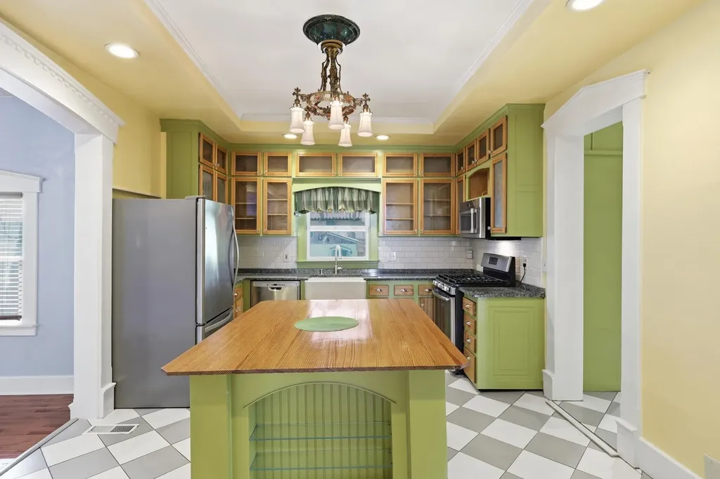 119 E Stephens Street Midway KY 40347
