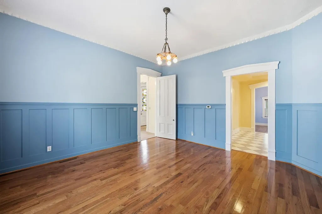 119 E Stephens Street Midway KY 40347
