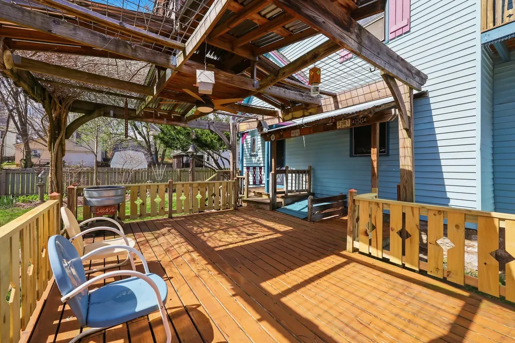 119 E Stephens Street Midway KY 40347