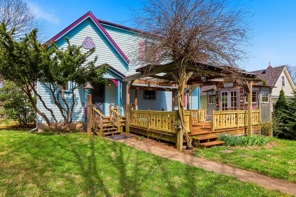 119 E Stephens Street Midway KY 40347