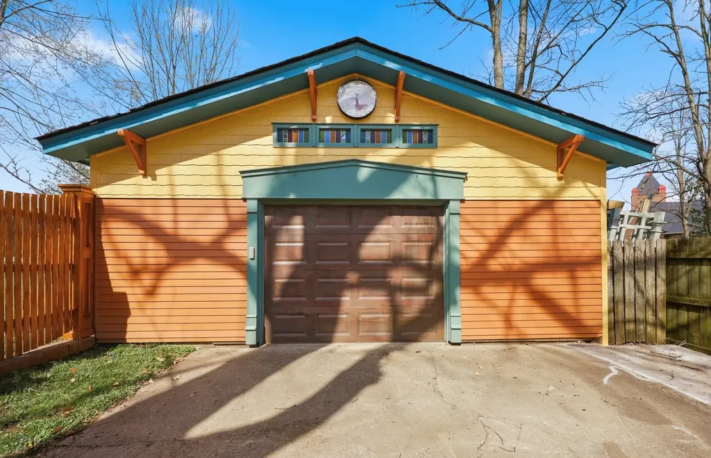 119 E Stephens Street Midway KY 40347