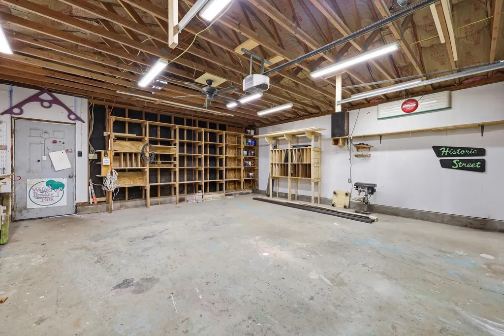119 E Stephens Street Midway KY 40347