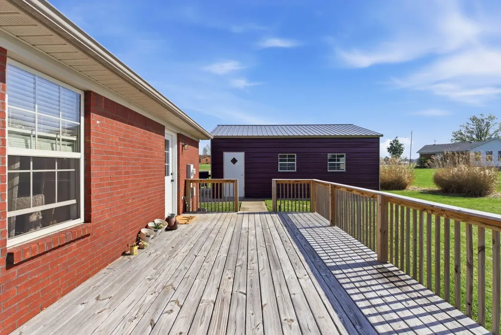 101 Pinehurst Drive Bardstown KY 40004