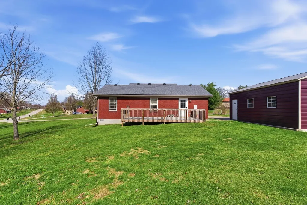 101 Pinehurst Drive Bardstown KY 40004