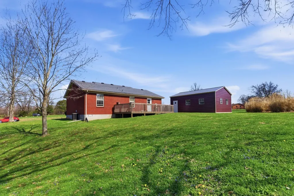 101 Pinehurst Drive Bardstown KY 40004