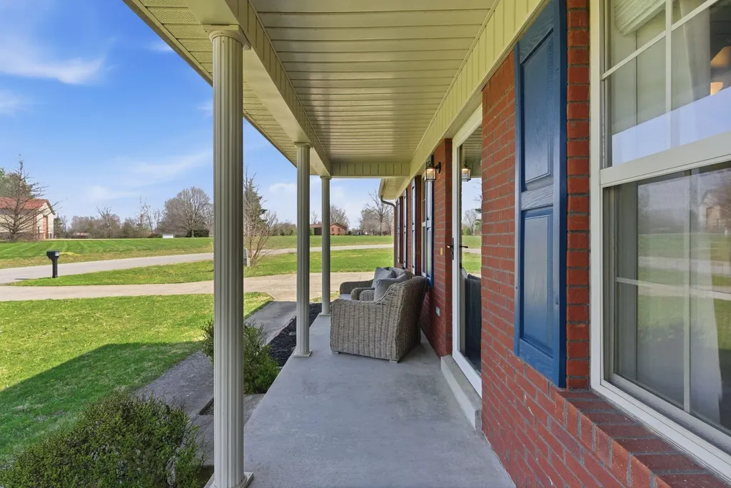 101 Pinehurst Drive Bardstown KY 40004