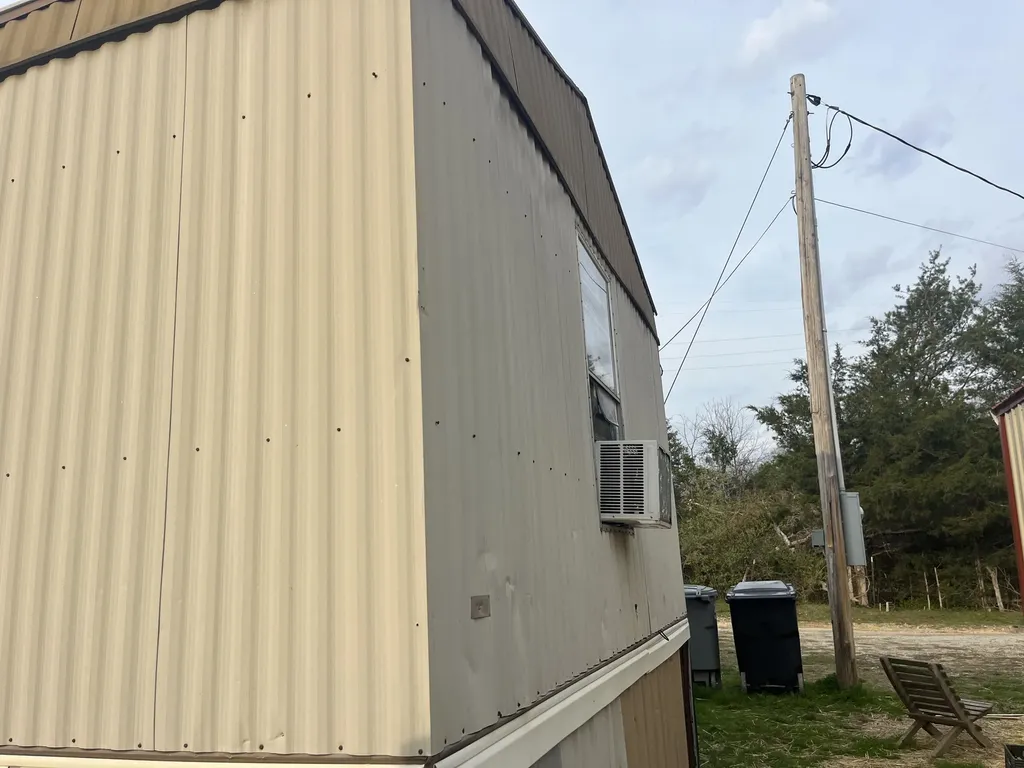 617 Walk Log Branch Road Beattyville KY 41311