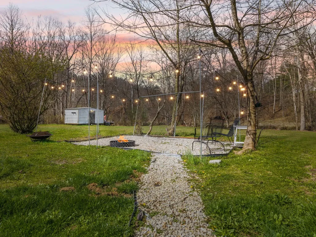 165 Frank Williams Road Salyersville KY 41465