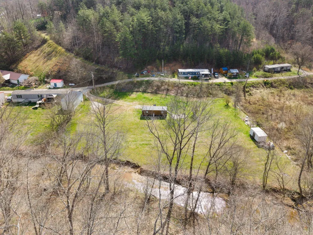 165 Frank Williams Road Salyersville KY 41465