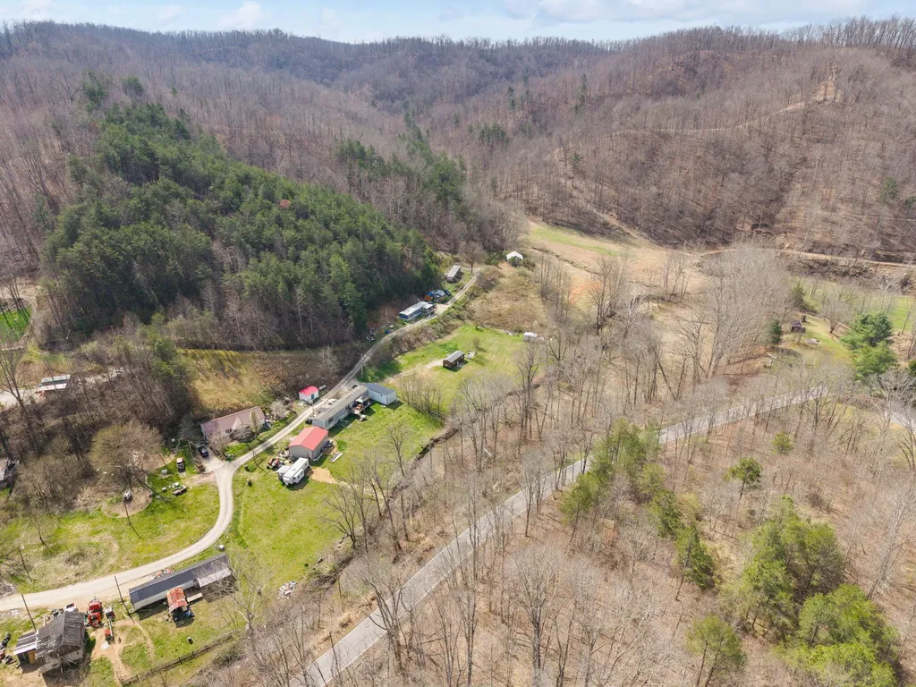 165 Frank Williams Road Salyersville KY 41465