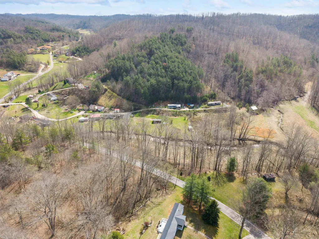 165 Frank Williams Road Salyersville KY 41465