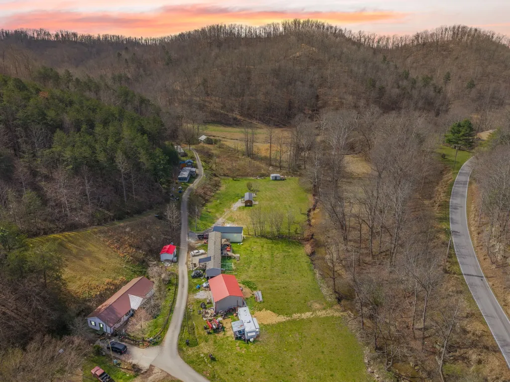 165 Frank Williams Road Salyersville KY 41465