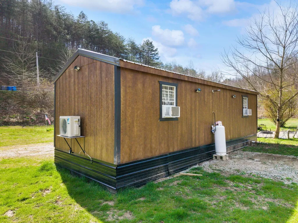 165 Frank Williams Road Salyersville KY 41465