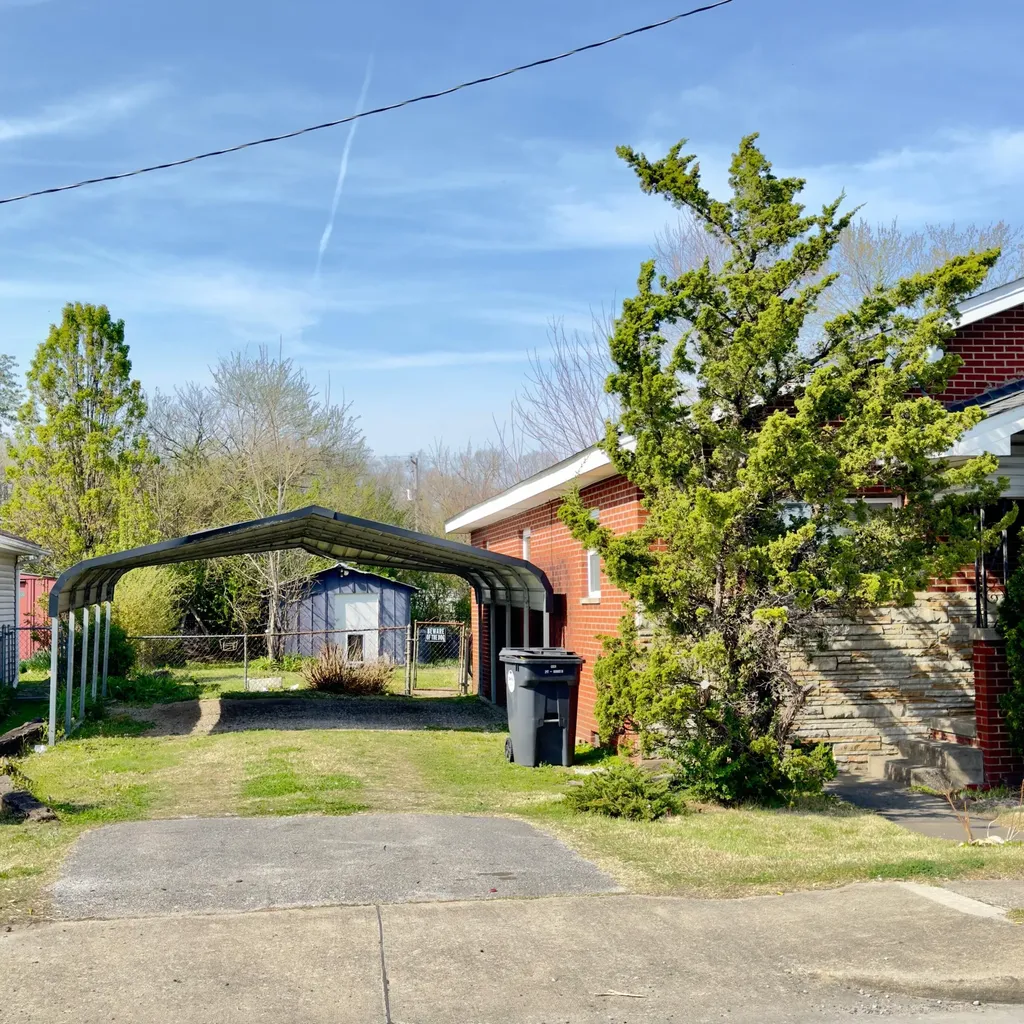 126 18th Street Corbin KY 40701