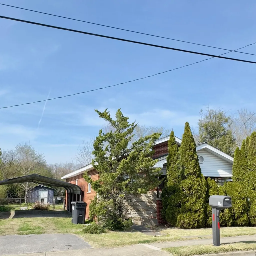 126 18th Street Corbin KY 40701