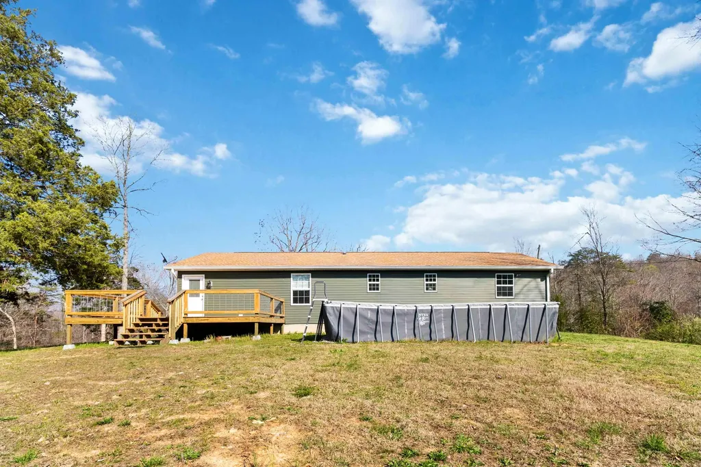 6422 The Day Ridge Road Whitley City KY 42653