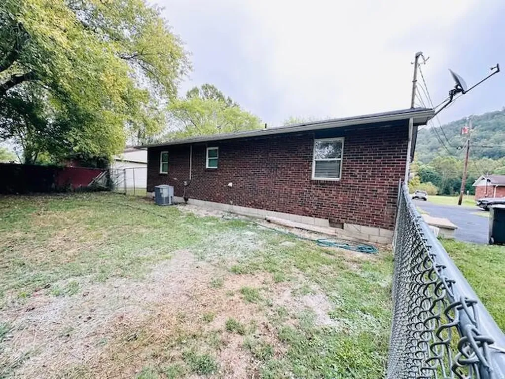 723 Boone Place Morehead KY 40351