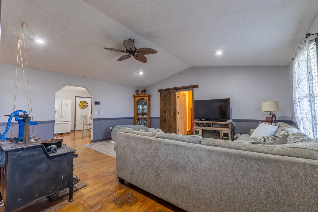 545 Lewis Bray Road Burnside KY 42519