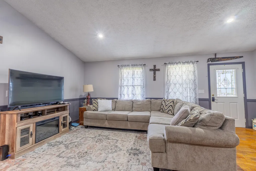 545 Lewis Bray Road Burnside KY 42519