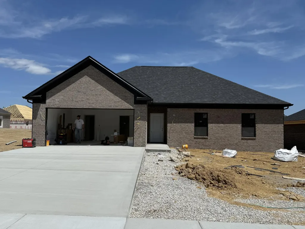 302 Cinchpost Circle London KY 40744