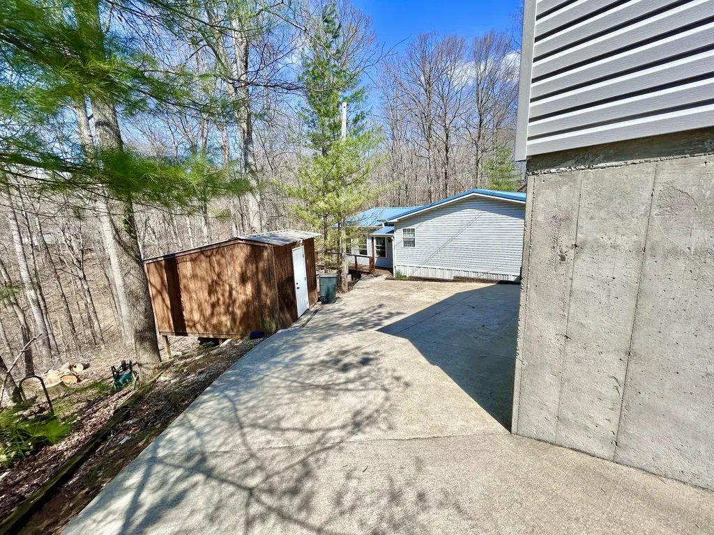 78 White Oak Lane Monticello KY 42633