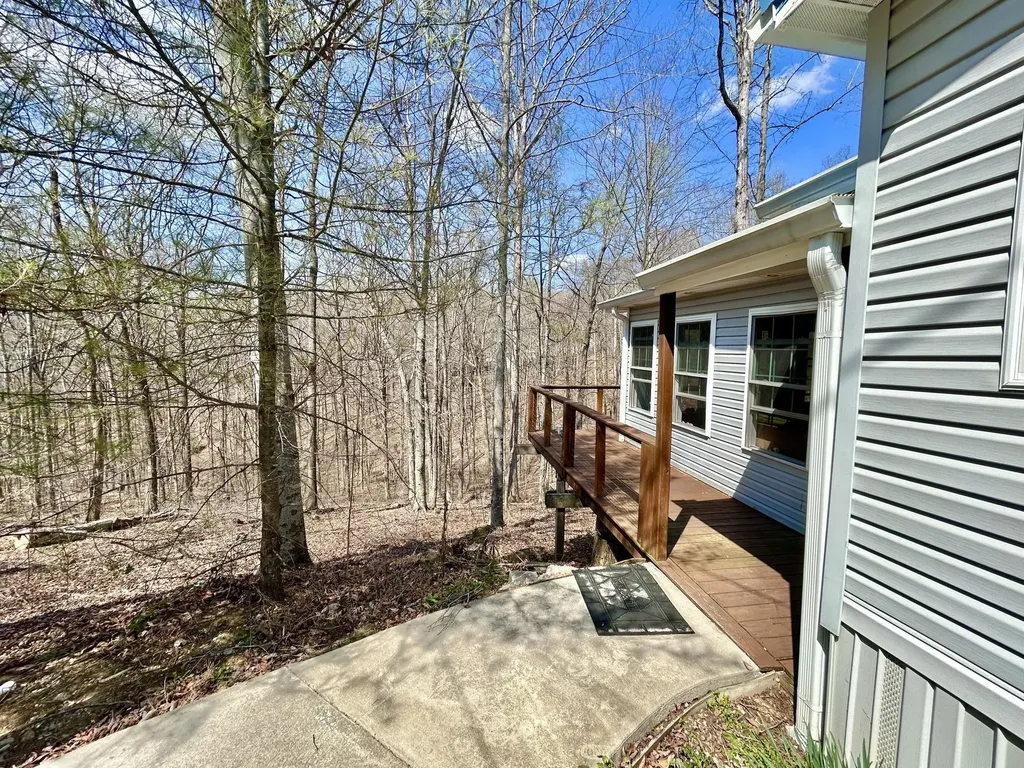 78 White Oak Lane Monticello KY 42633