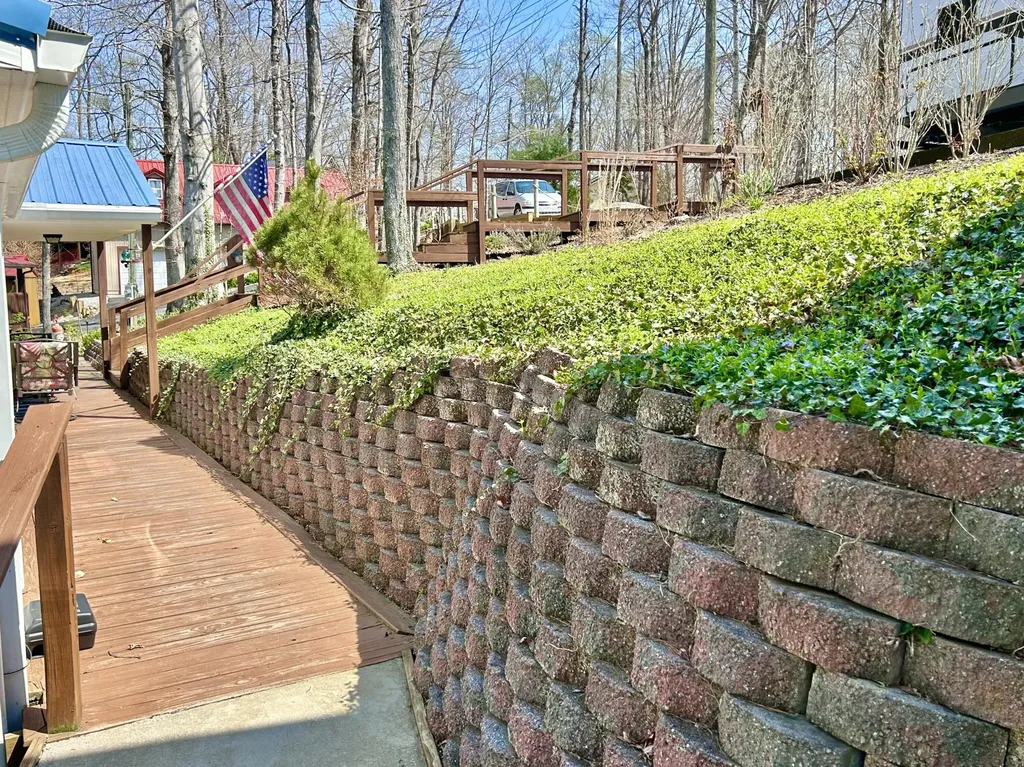 78 White Oak Lane Monticello KY 42633