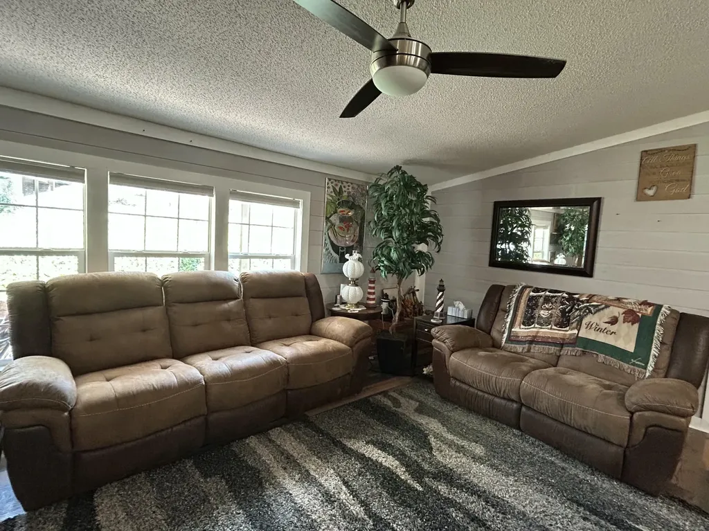 78 White Oak Lane Monticello KY 42633
