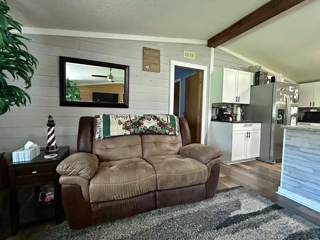 78 White Oak Lane Monticello KY 42633