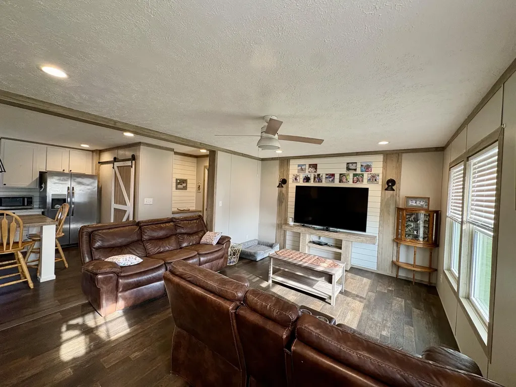 346 Turkey Loop East Bernstadt KY 40729