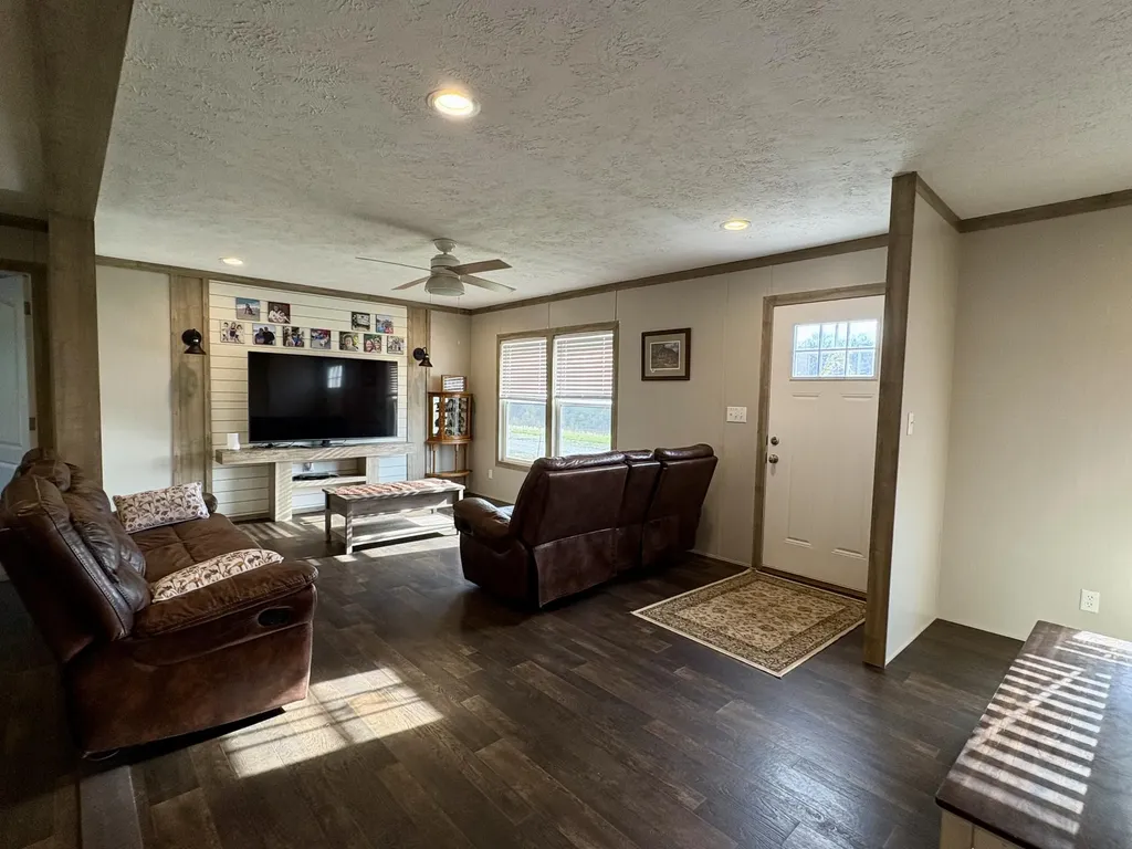 346 Turkey Loop East Bernstadt KY 40729