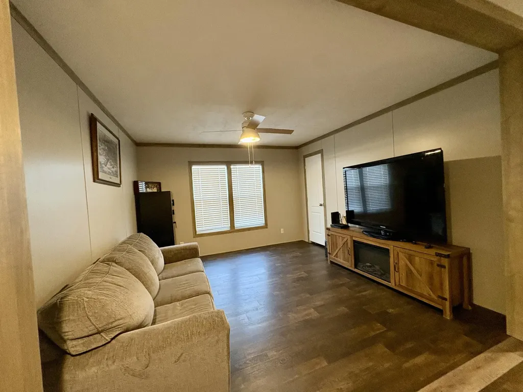 346 Turkey Loop East Bernstadt KY 40729