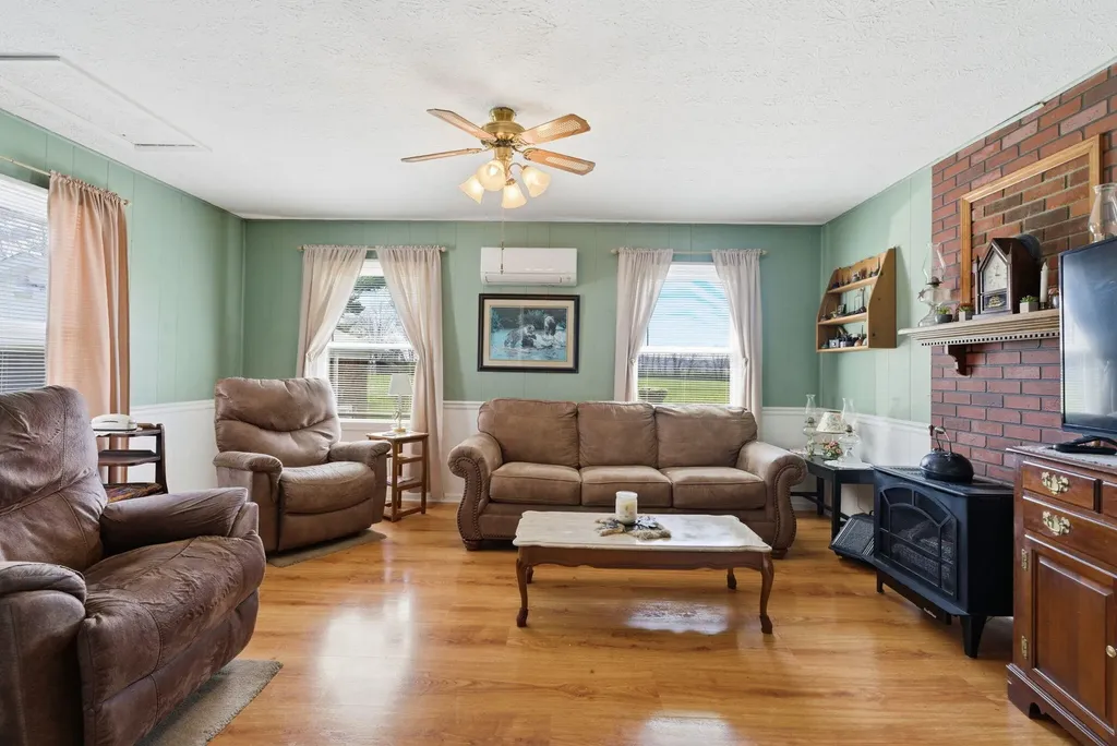 121 Meadow Lark Drive Crab Orchard KY 40419