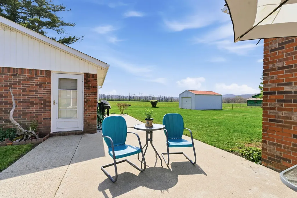 121 Meadow Lark Drive Crab Orchard KY 40419