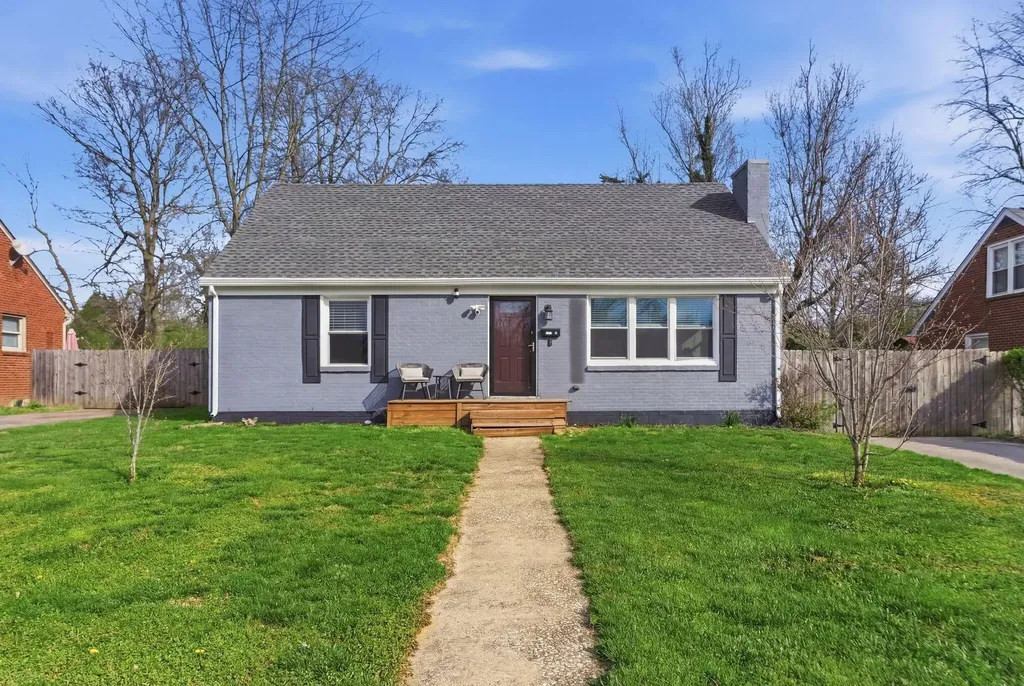1812 Yorktown Road Lexington KY 40504