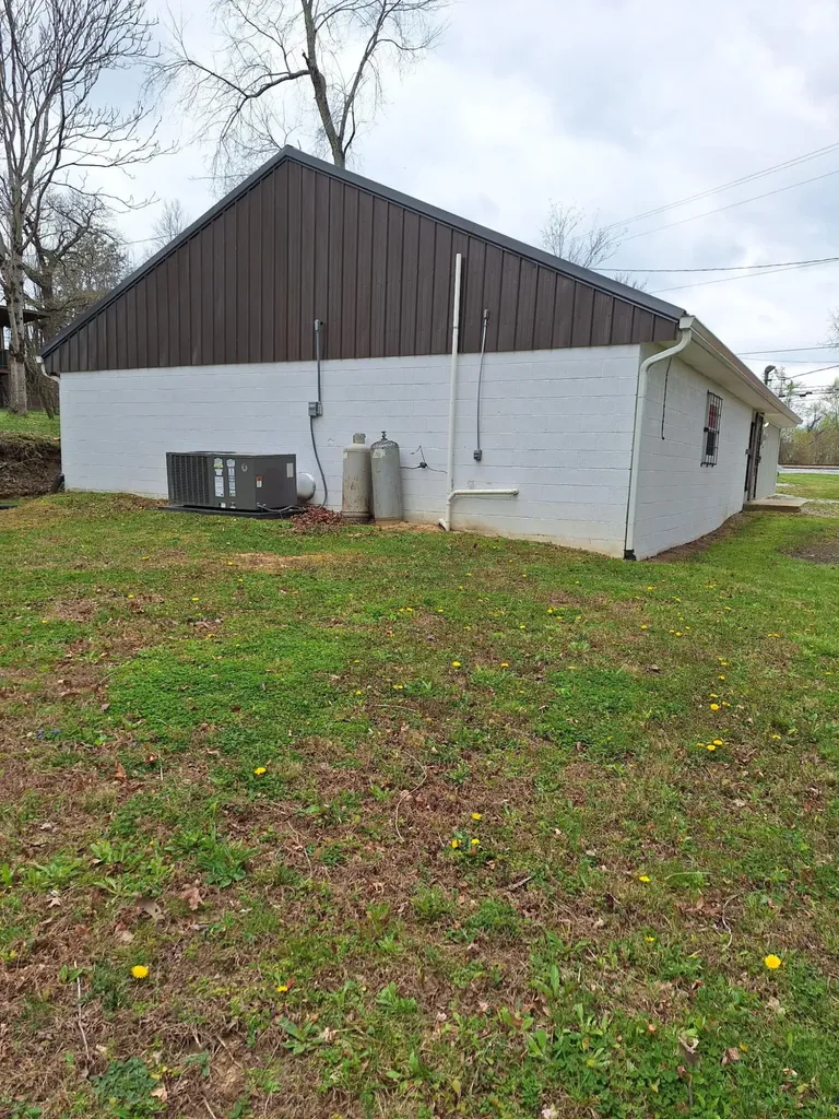 515 Southern Highway Pine Knot KY 42635