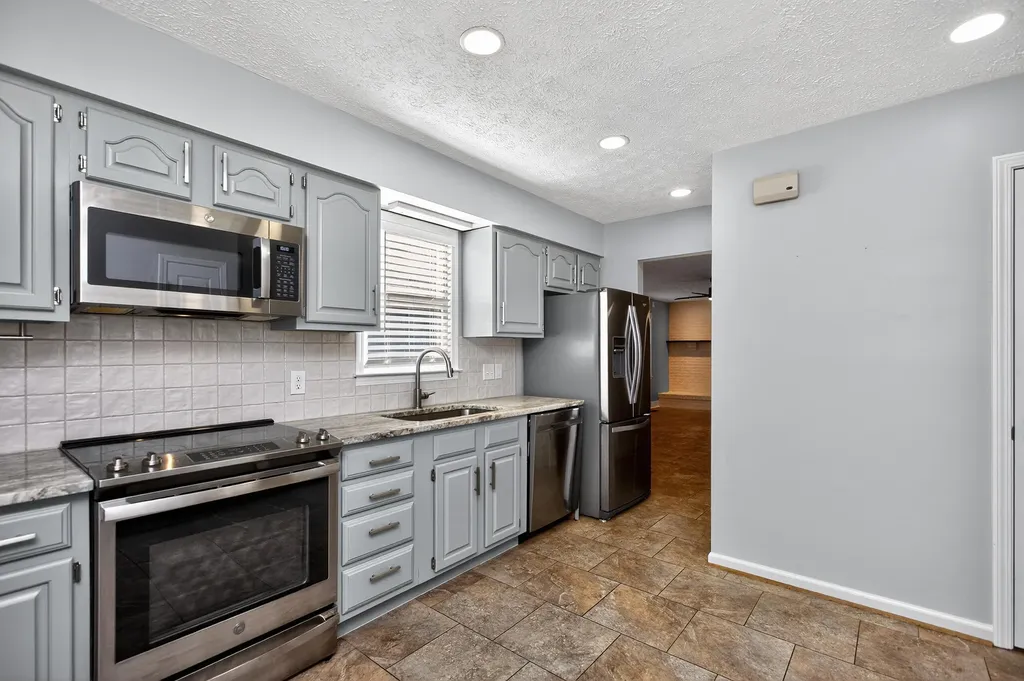 429 Marsailles Road Versailles KY 40383