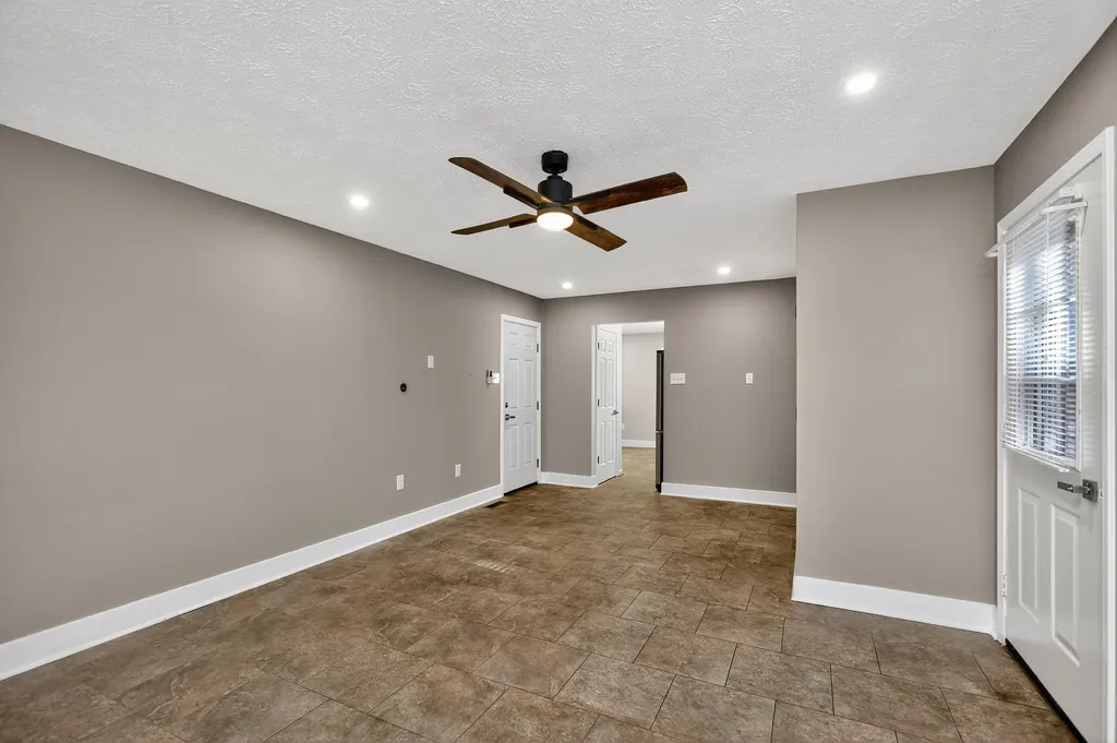 429 Marsailles Road Versailles KY 40383