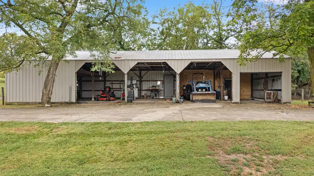 1233 Johnson Road Lawrenceburg KY 40342