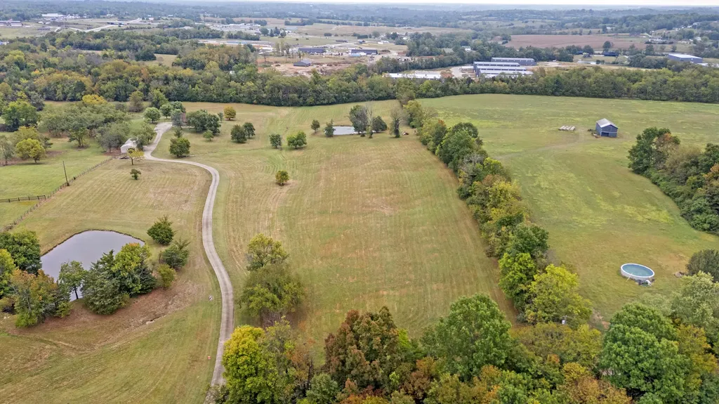 1233 Johnson Road Lawrenceburg KY 40342