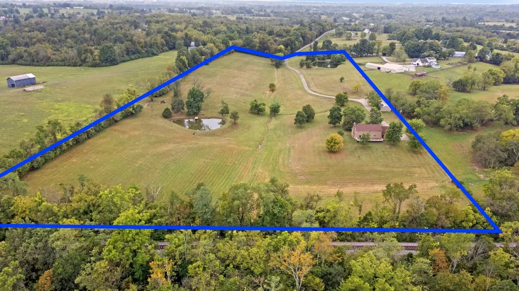 1233 Johnson Road Lawrenceburg KY 40342