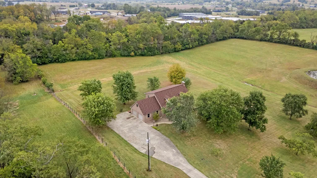 1233 Johnson Road Lawrenceburg KY 40342