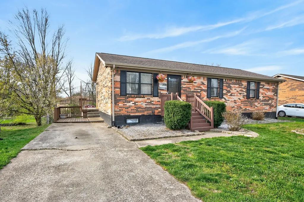 205 Laurel Lane Nicholasville KY 40356