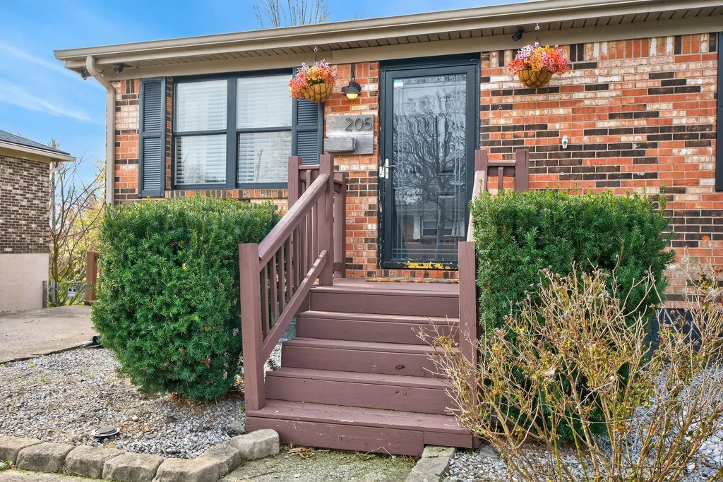 205 Laurel Lane Nicholasville KY 40356