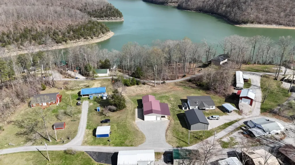 150 Lakeview Circle Nancy KY 42544